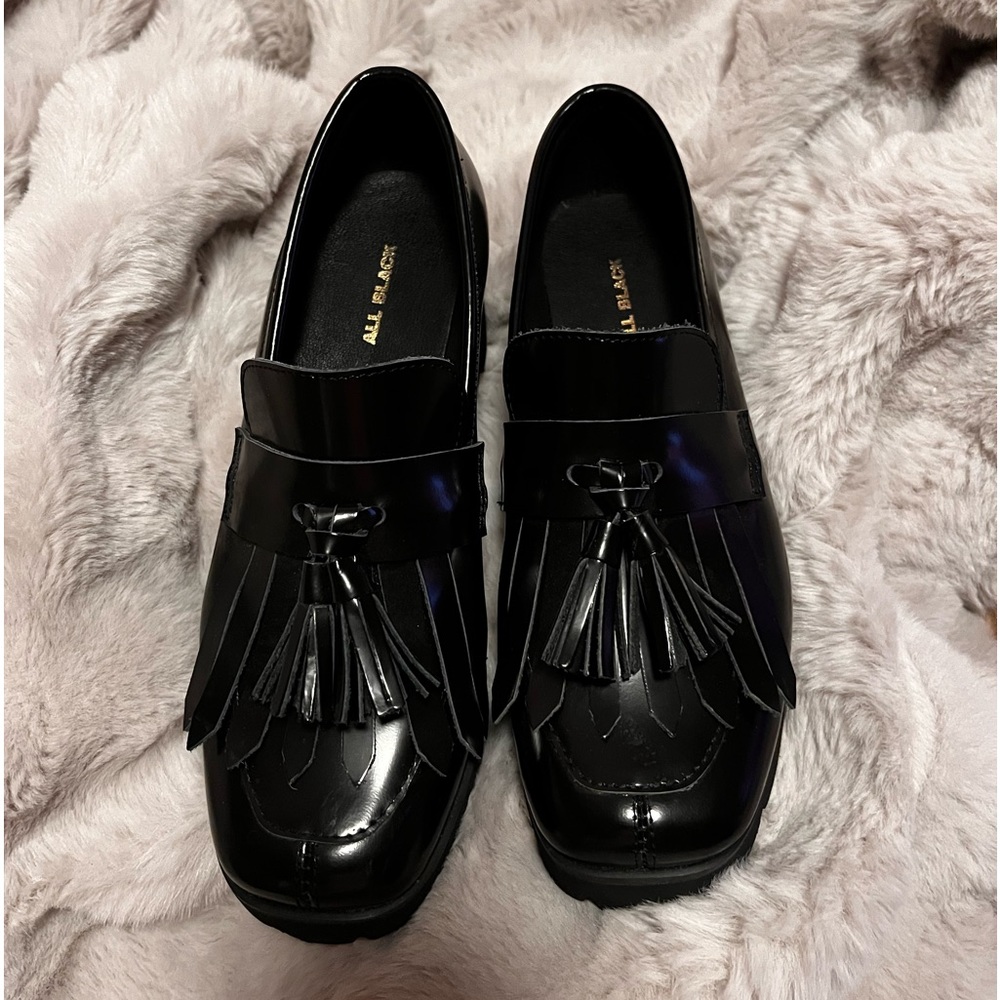Just Black Chunky Platform Tassel Loafer Size 36